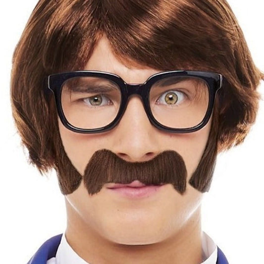 Moustache et favoris châtains