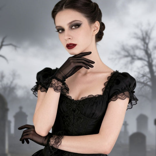 Gants noirs avec volant en dentelle