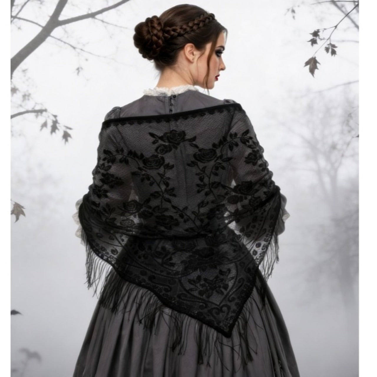 Châle en dentelle noire