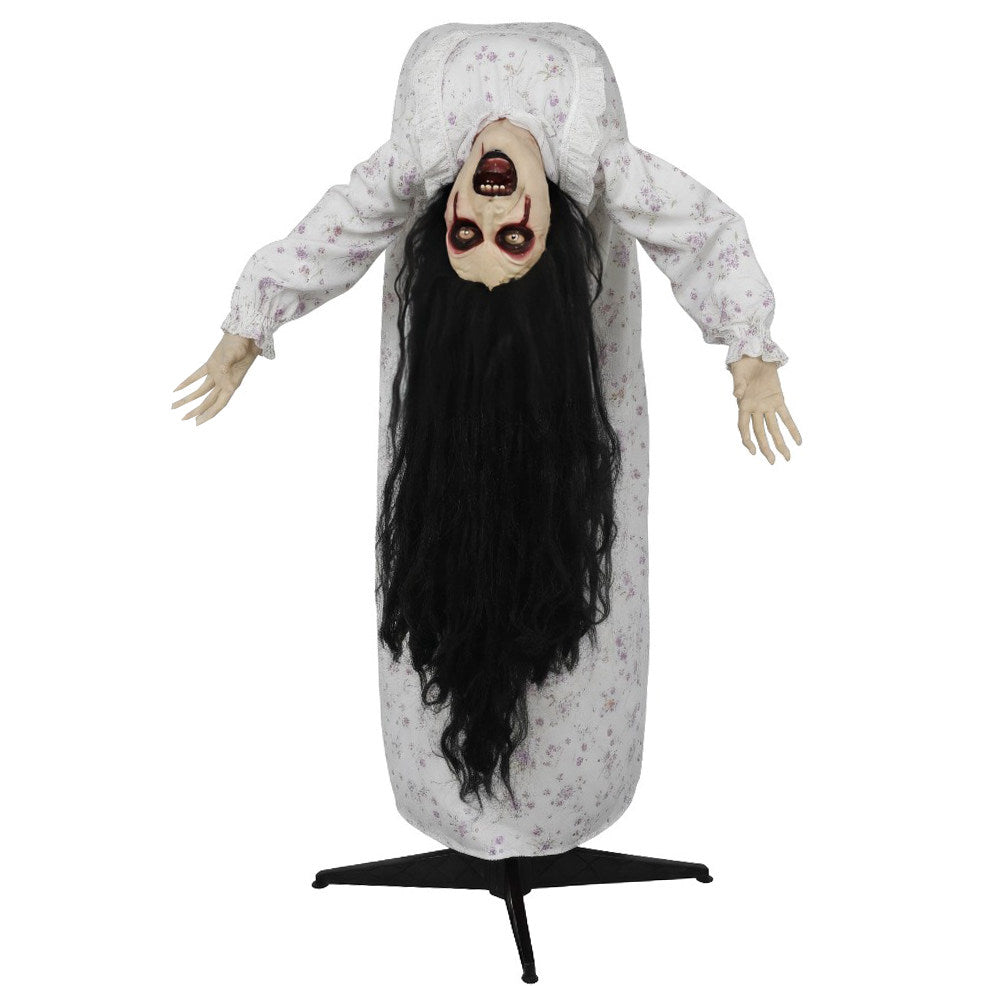 Fille de L'Exorciste Possédée